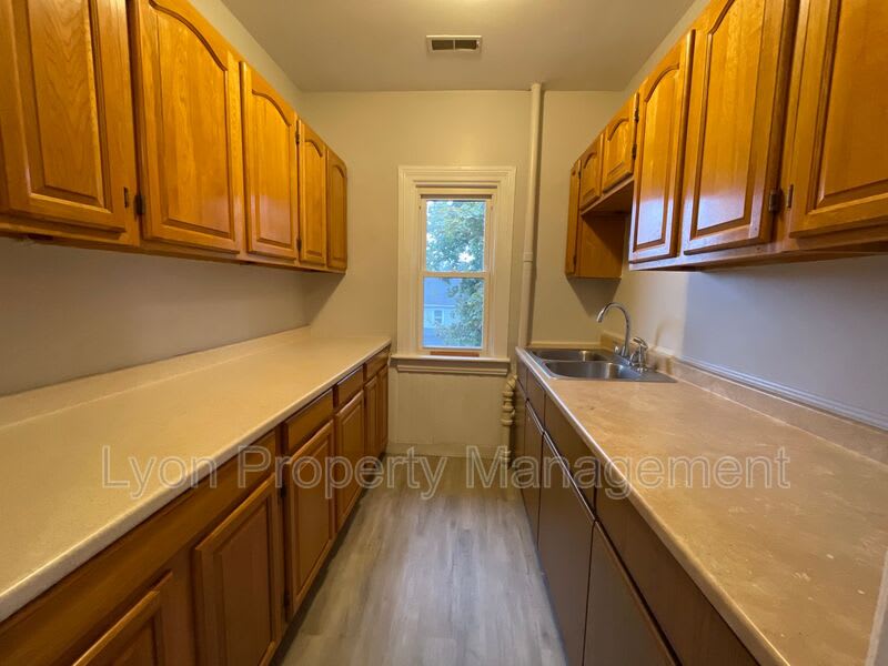 23 Villa Ave – photo 4