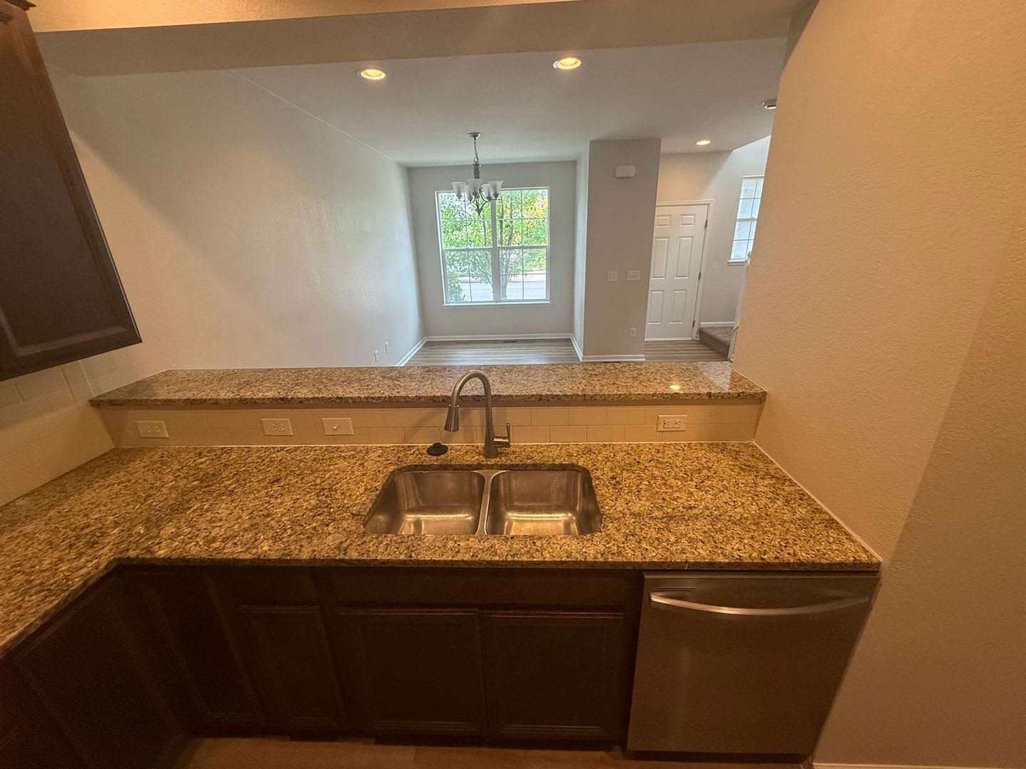 Beautiful Two Story Townhome – photo 4