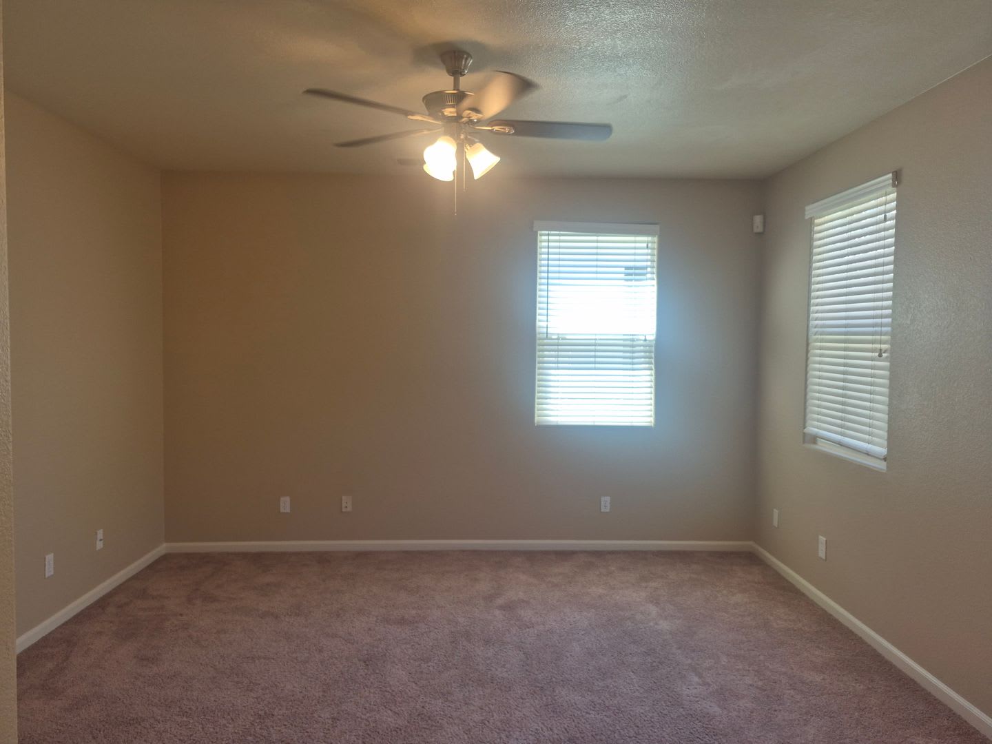 Adorable 3 bedroom 2.5 bath – photo 5