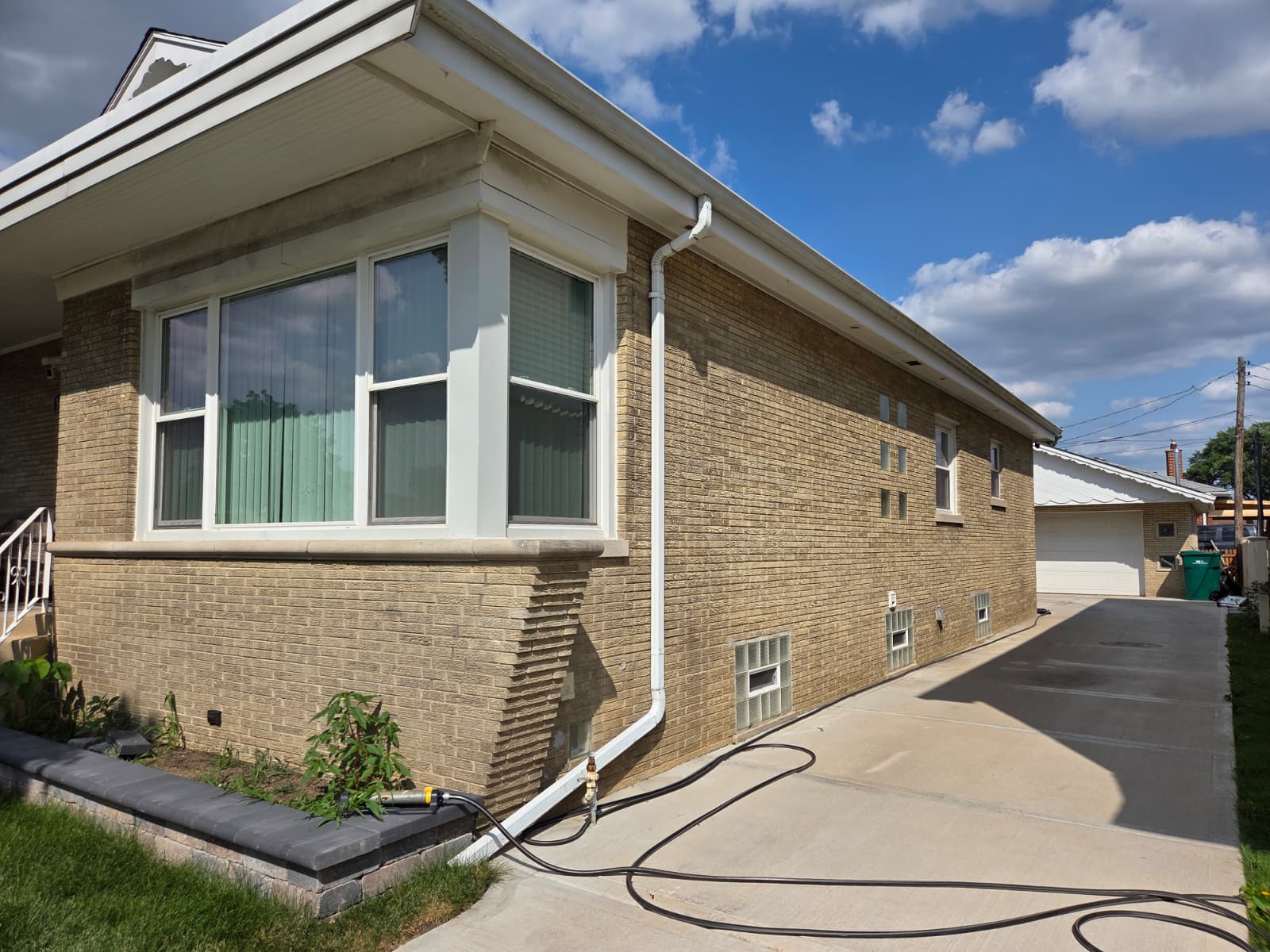 9825 South Albany Avenue – photo 2