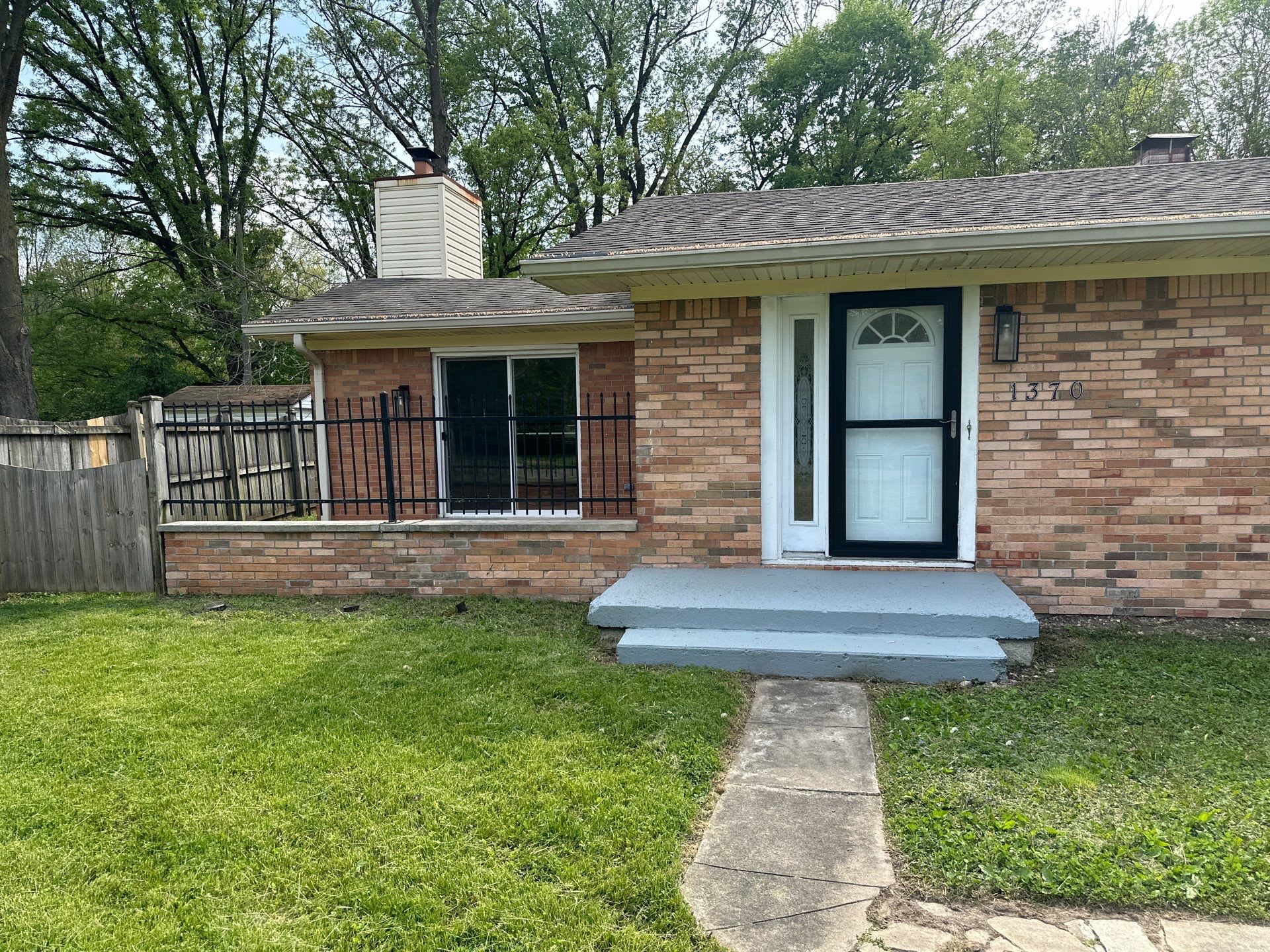 1370 Farley Drive – photo 5
