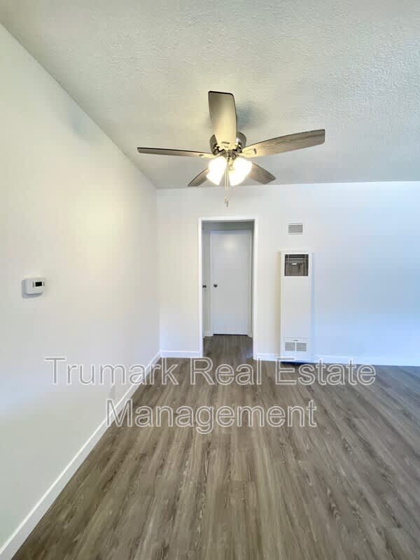 585 E Washington Blvd – photo 4