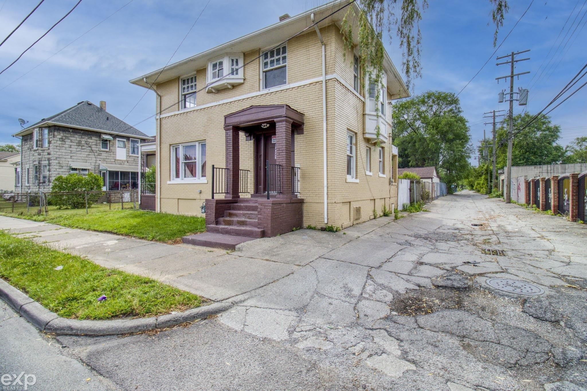 5421 Toledo Street – photo 1