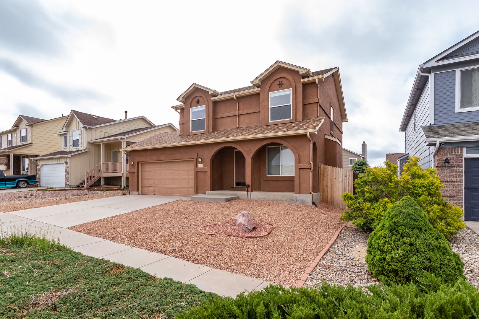 Beautiful Two Story Home In Desirable Soaring Eagles – photo 2