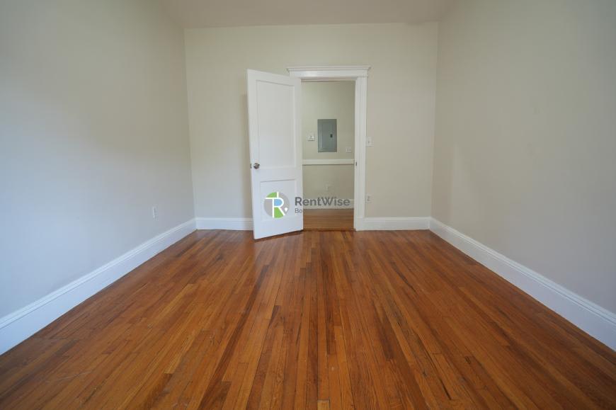 1846 Commonwealth Ave. – photo 4