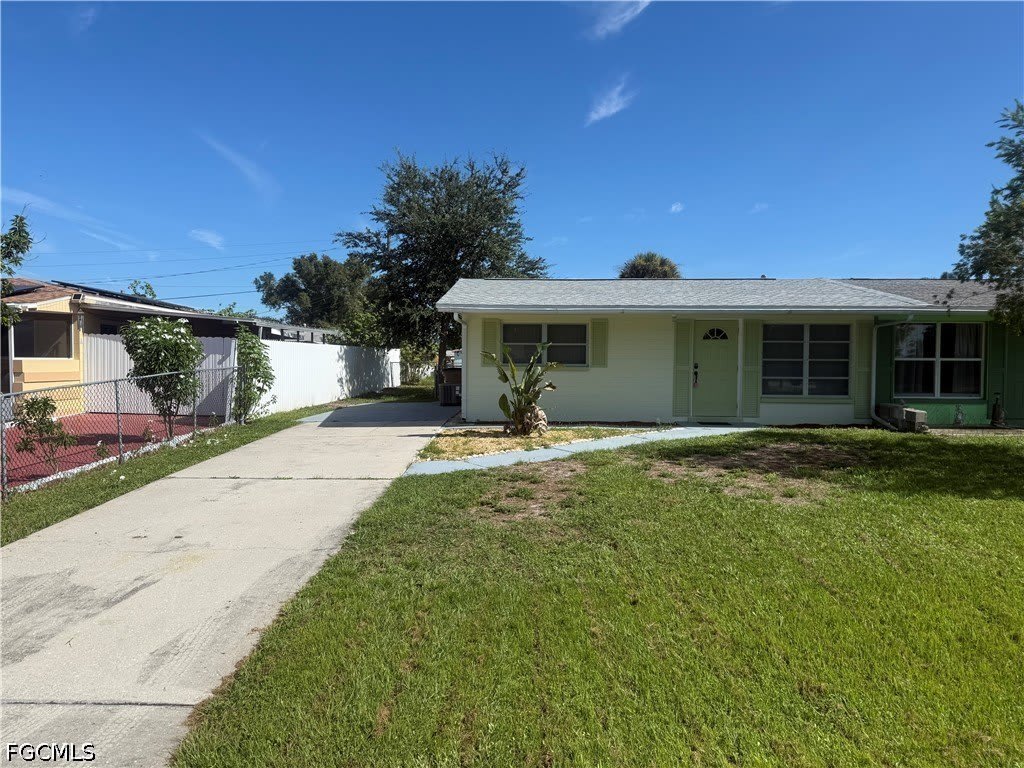 1103 Wesley Street W – photo 1