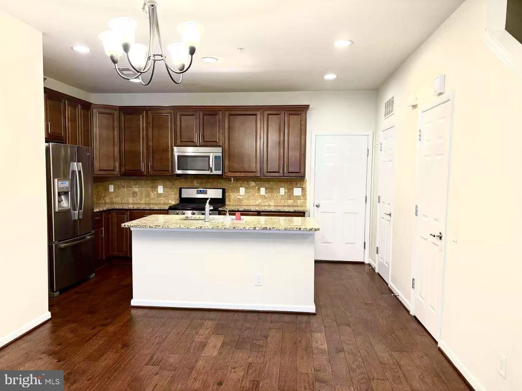 42797 BURRELL Square – photo 3