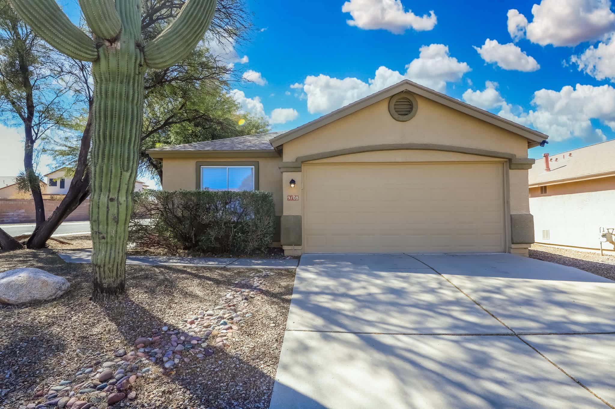 9108 East Muleshoe Street – photo 1