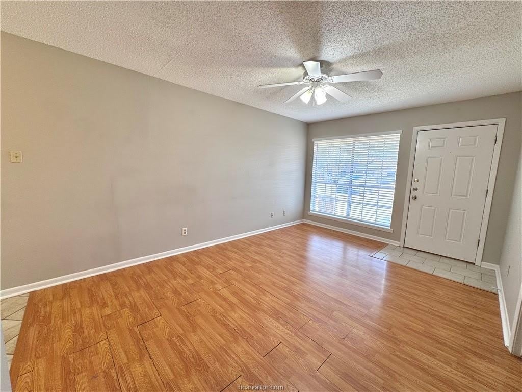 1529 Hillside Drive – photo 3