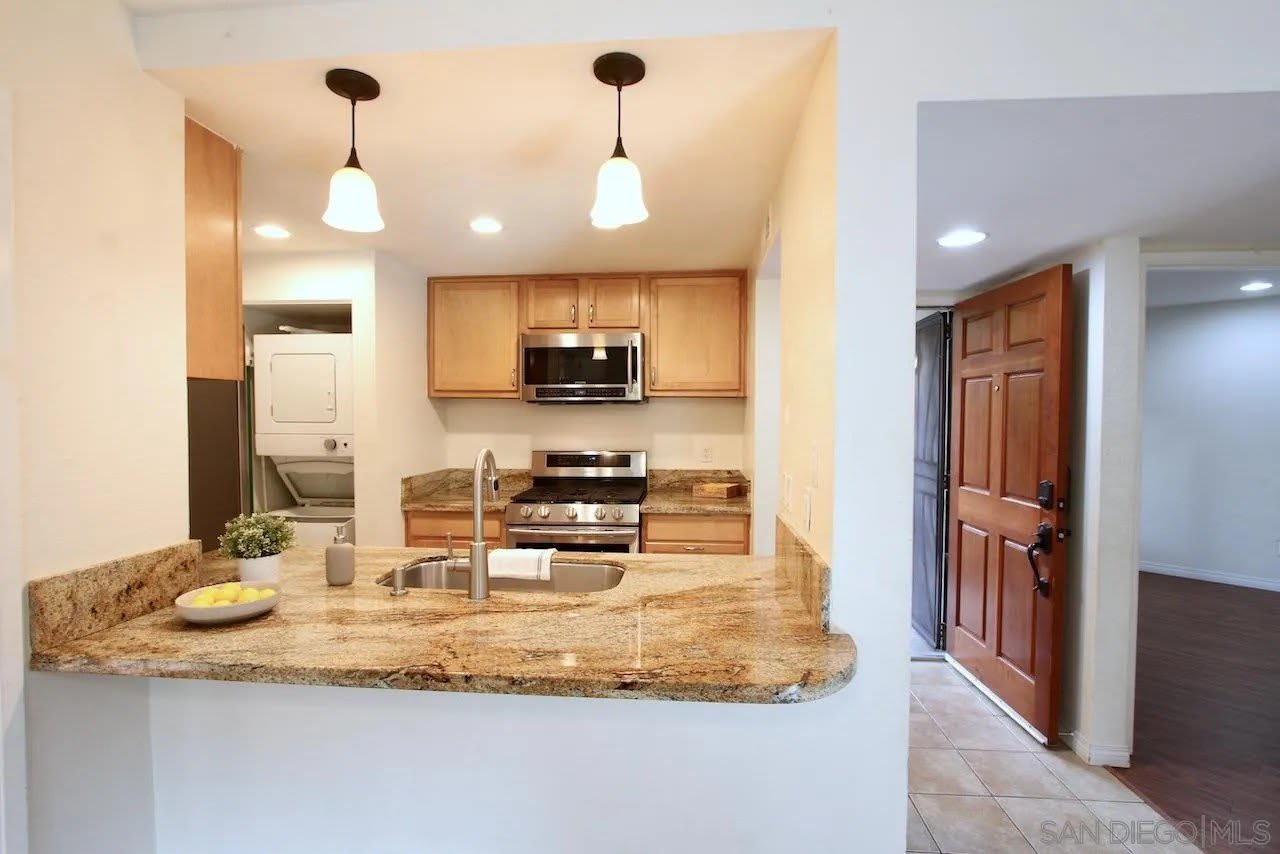 3021 Golden Oak Way – photo 1