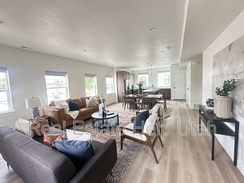 7846 S Holden Street – photo 3