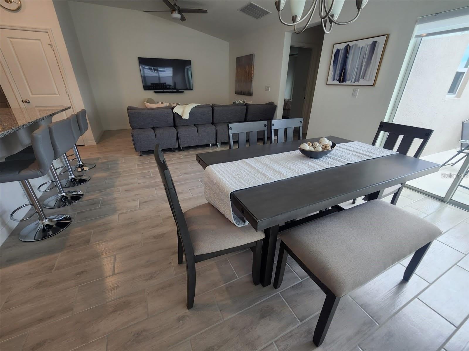 1055 Papaya Circle – photo 2