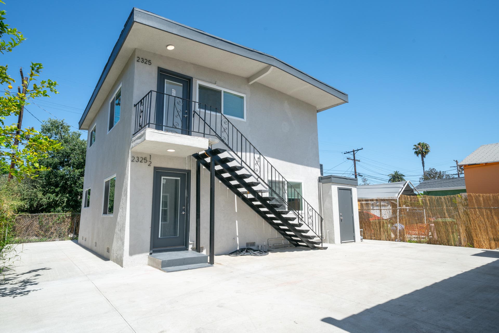 2325 1 2 South Sycamore Avenue – photo 4