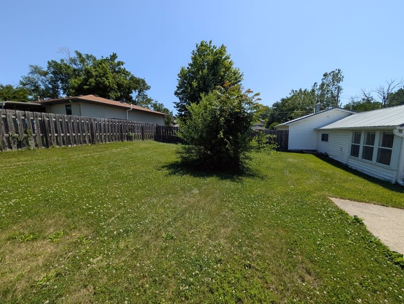 905 East 8th Street South – photo 2