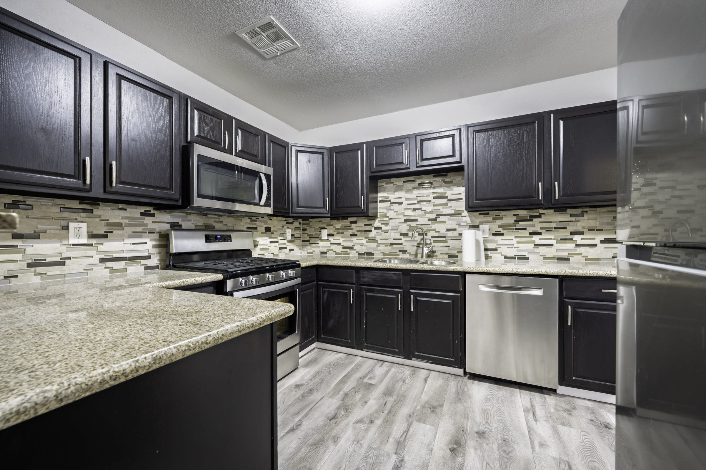 343 Tungsten St # A – photo 2