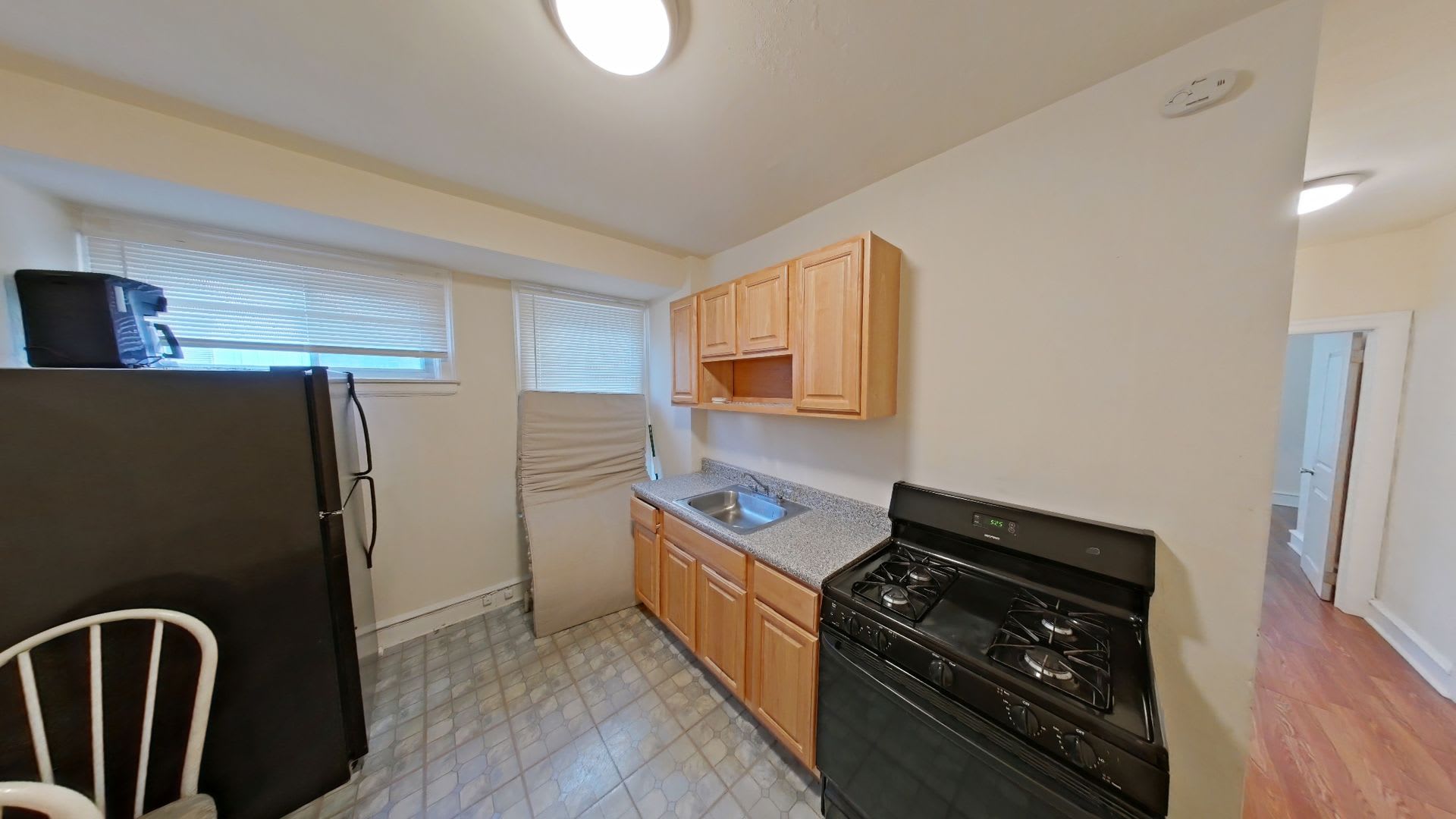 6237 Carpenter St – photo 2