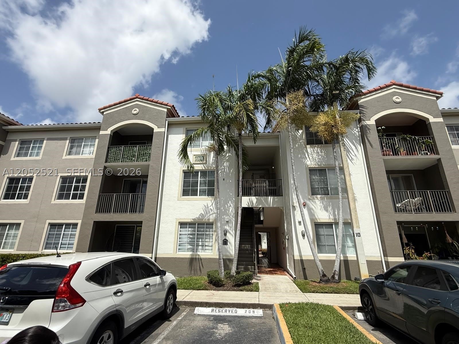 6861 SW 44th St – photo 1