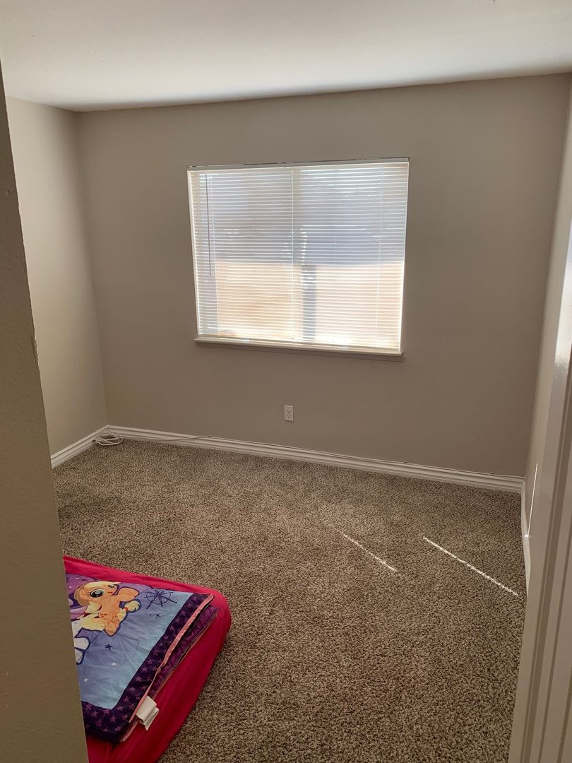 spacious 3 bedroom 2 bath home with large yard, indoor laundry room – photo 4