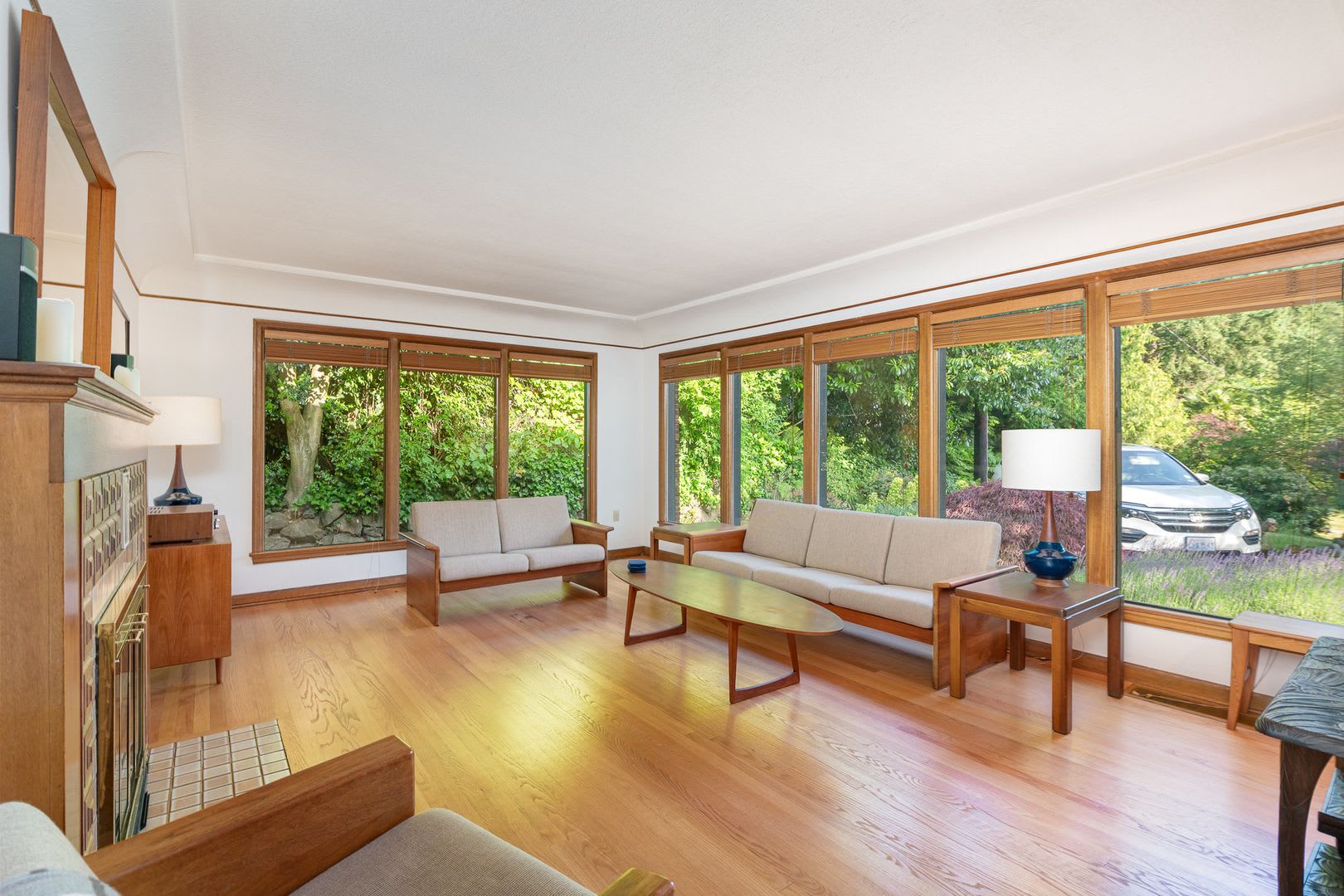 4Bd 2Ba Seattle Home – photo 5