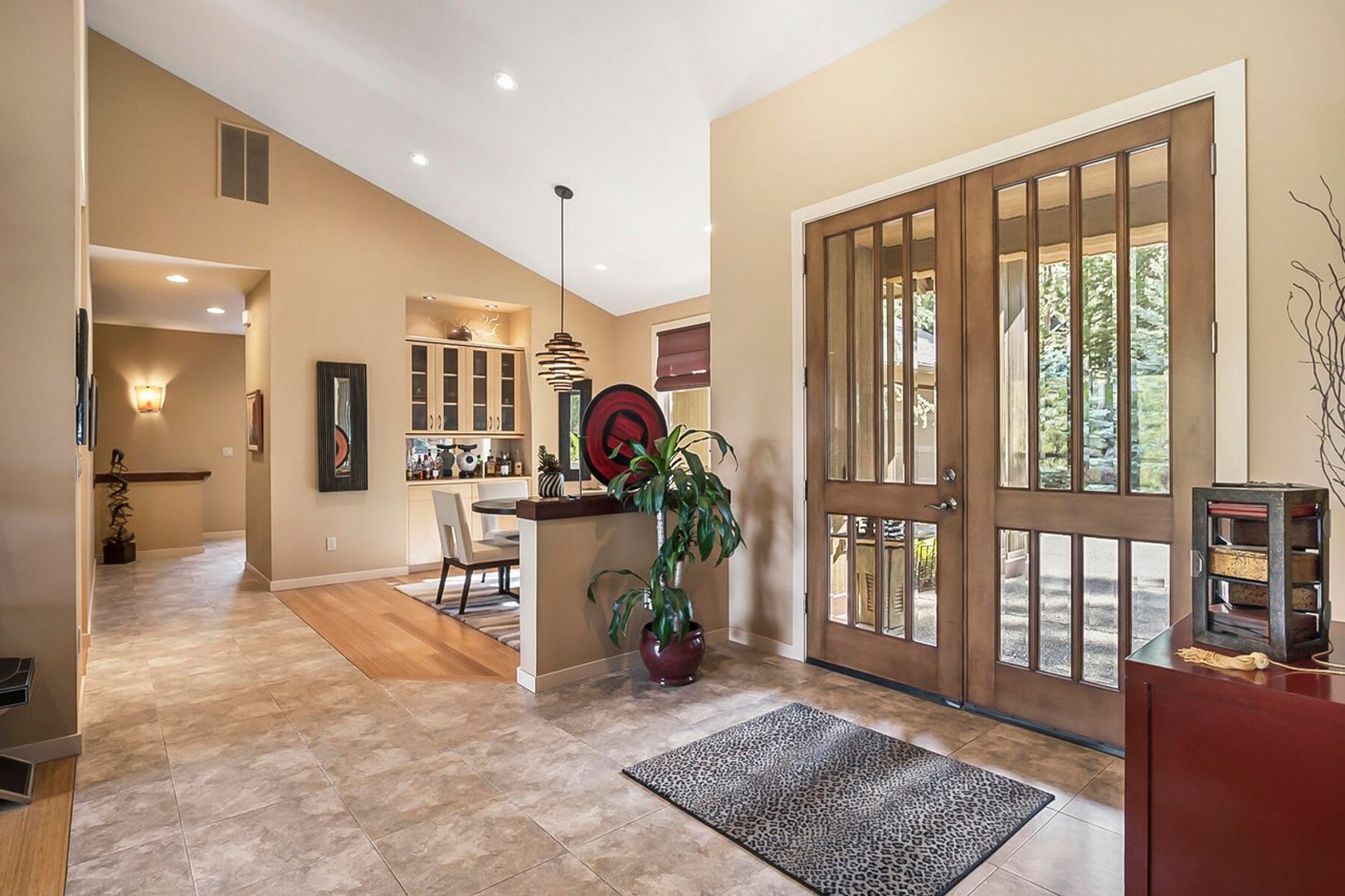 1 2 Off First Months Rent Large Home In Gated Awbrey Glen Neighborhood – photo 2