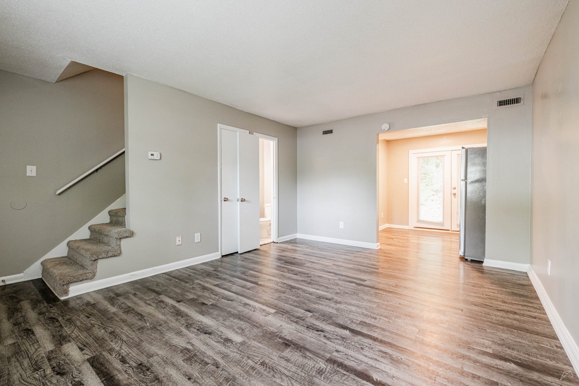 Walnut Creek Apartments – photo 2