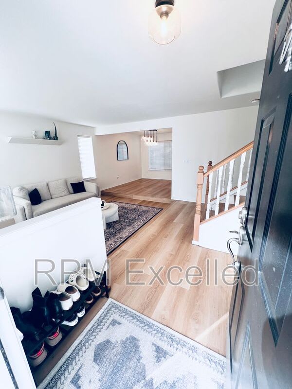 9426 S 242nd St – photo 2