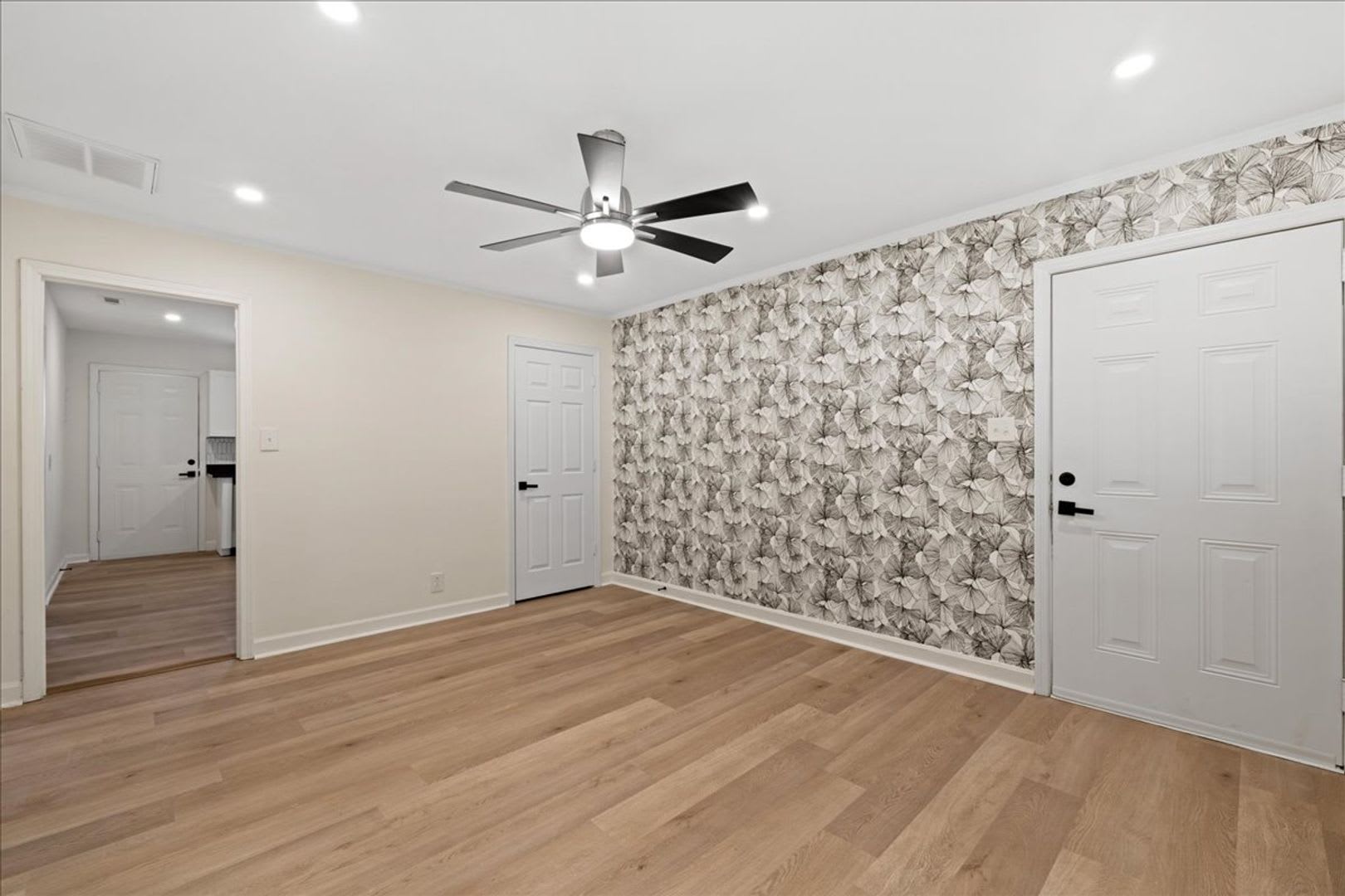 Remodeled 2bd/ 1ba Duplex near Duke University – photo 5