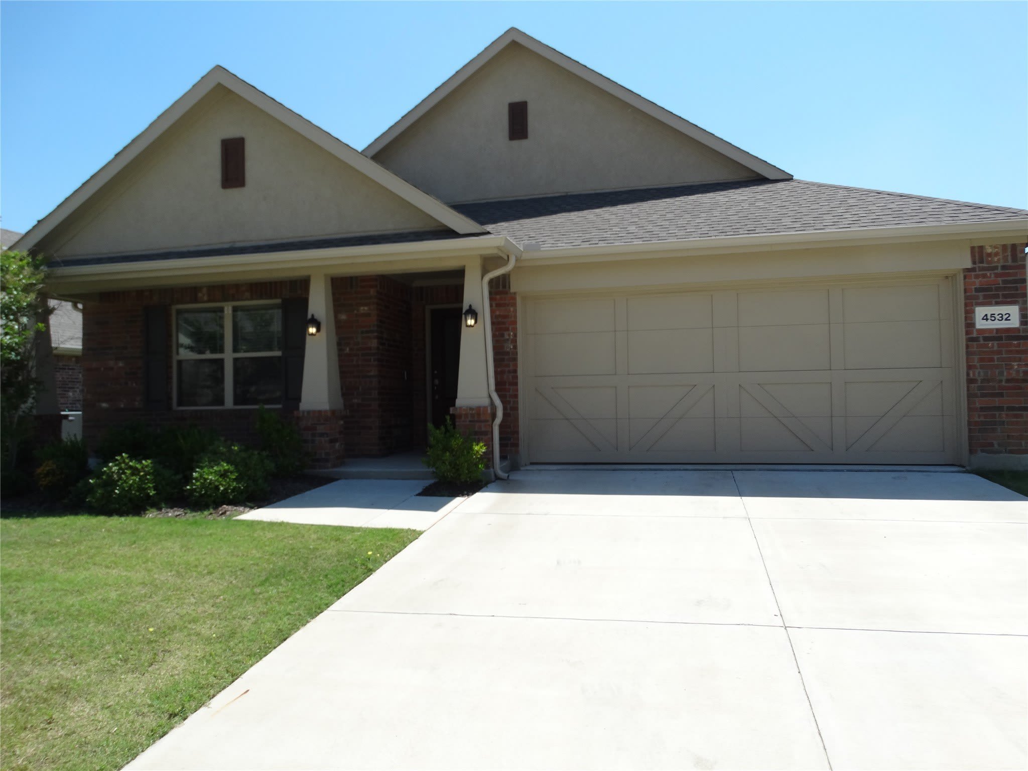 4532 Frost Avenue – photo 1