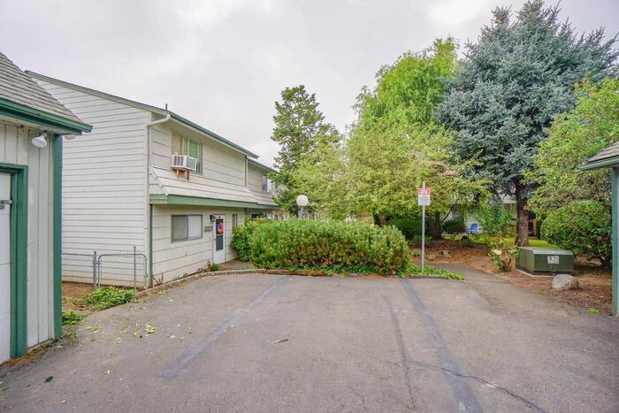321 Northeast 105th Street – photo 4