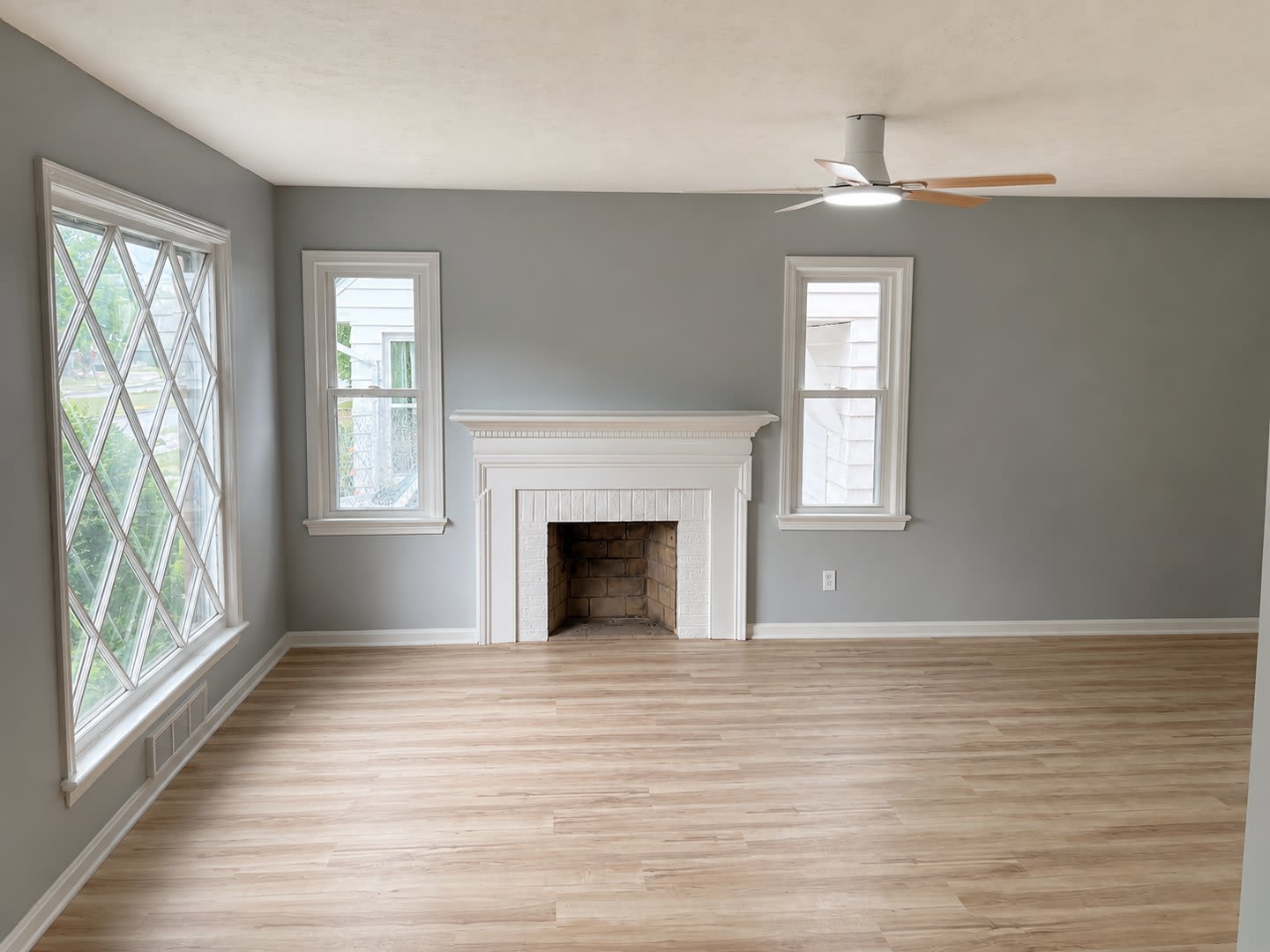 Spacious 3-Bedroom South Euclid Home with Attached Garage – photo 5