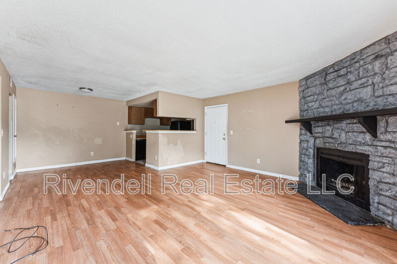 18094 E Ohio Ave – photo 3