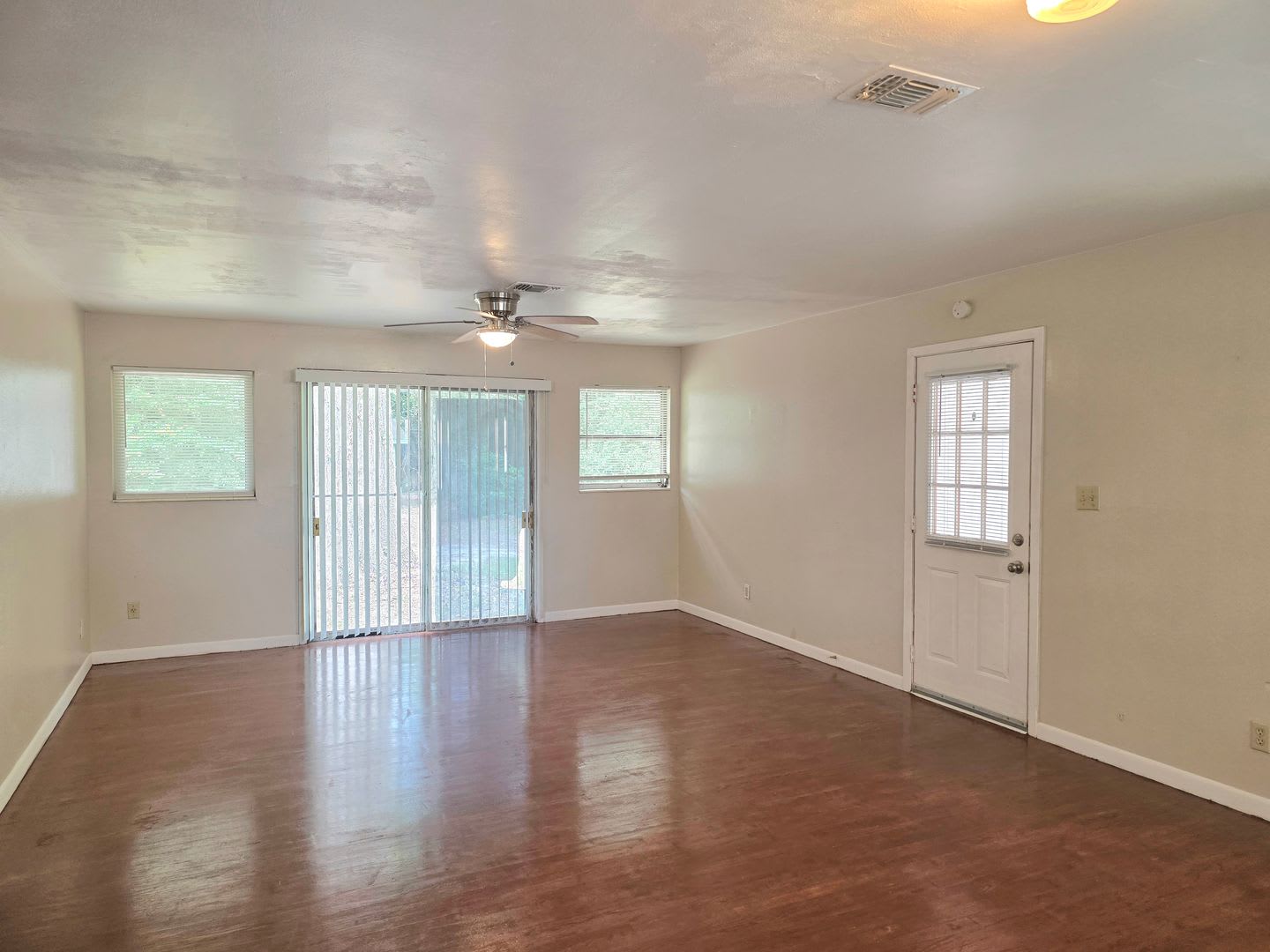 Quaint 3 Bedroom Home – photo 3