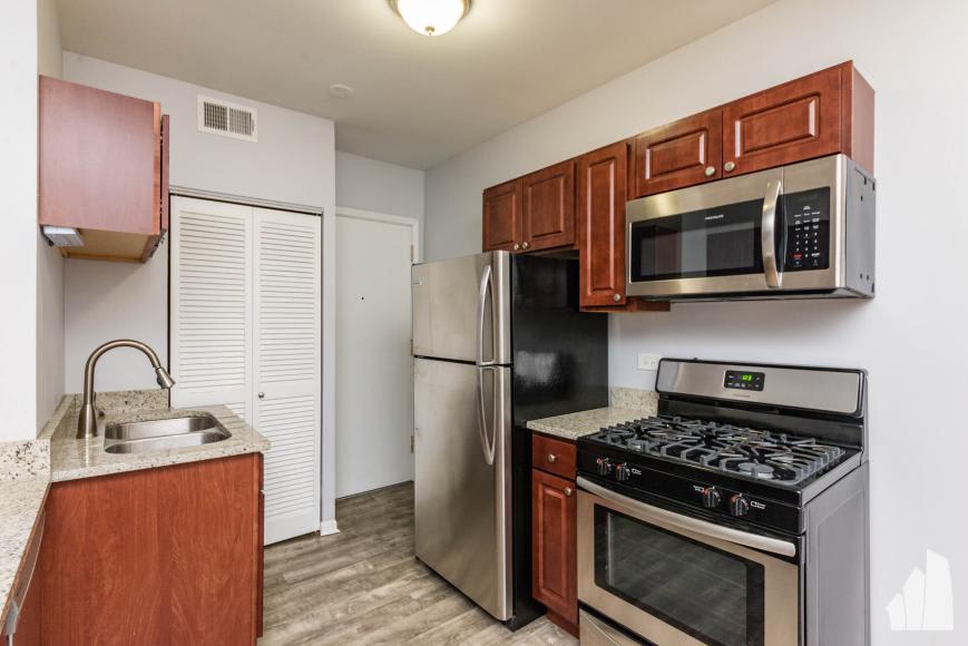 3710 N Sheffield – photo 3