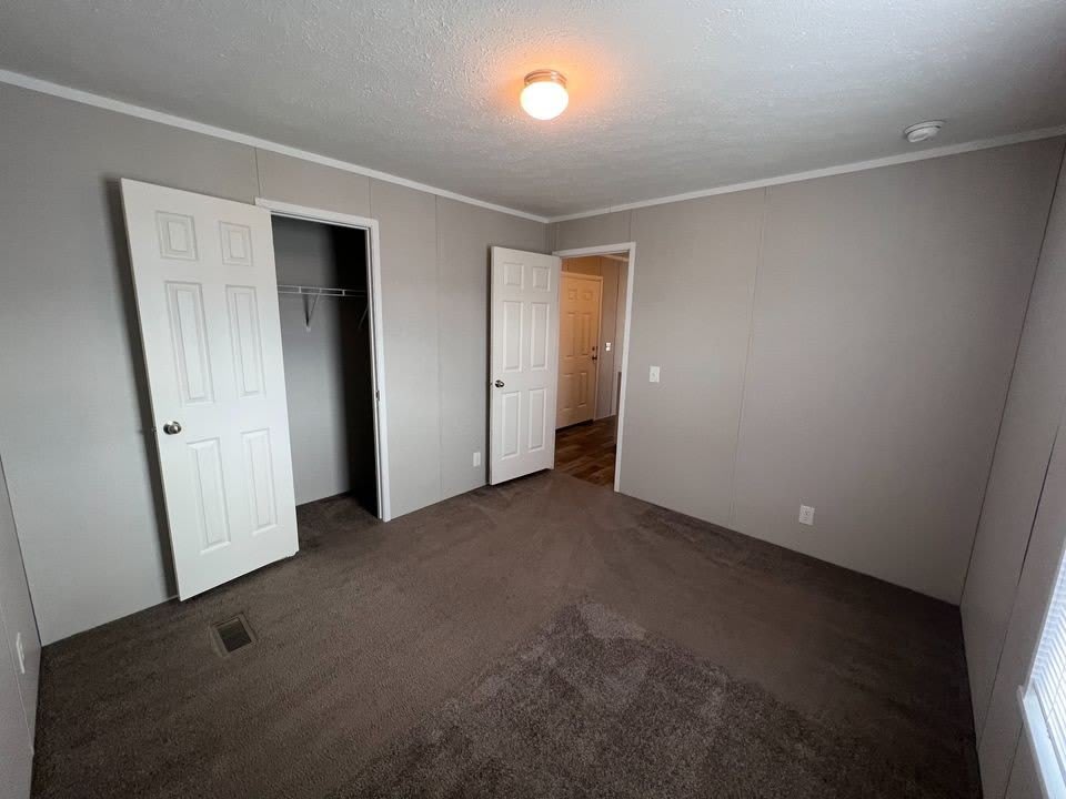 2402 Catalpa St – photo 5