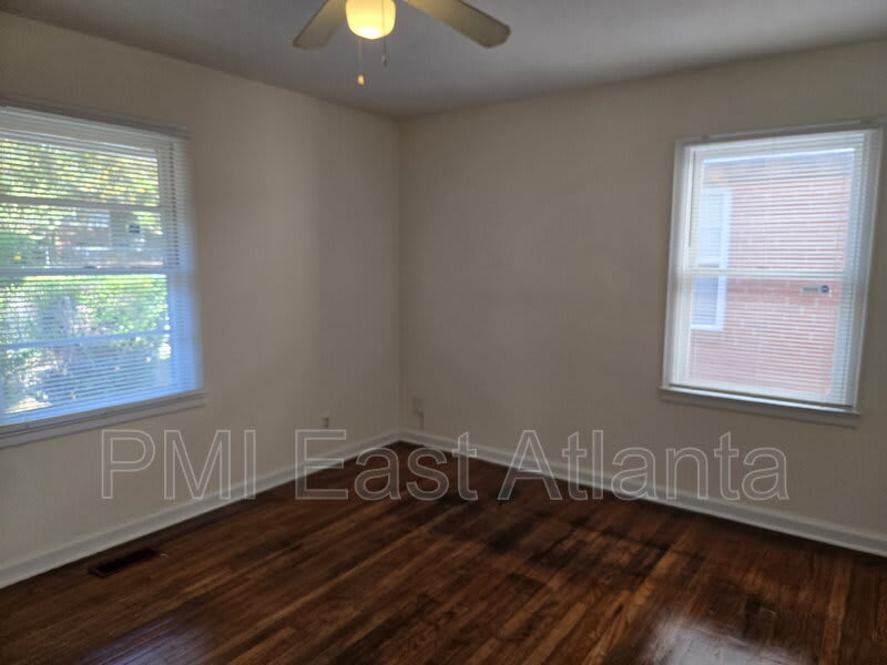 2332 Carey Drive Southeast – photo 3