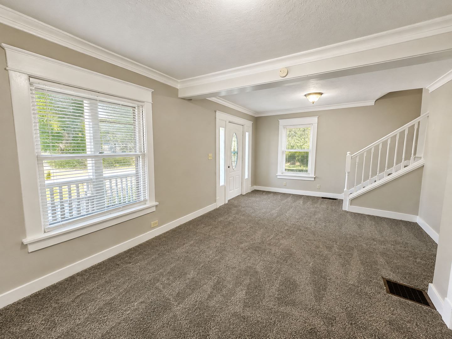 Charming 3-Bedroom Home Within Walking Distance of the Square! – photo 2
