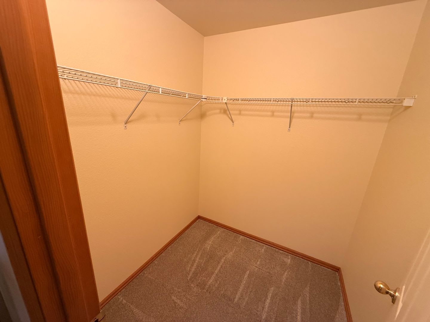 CHARMING SINGLE-LEVEL HOME IN A BEAUTFUL WELCOMING NEIGHBORHOOD!!! – photo 5