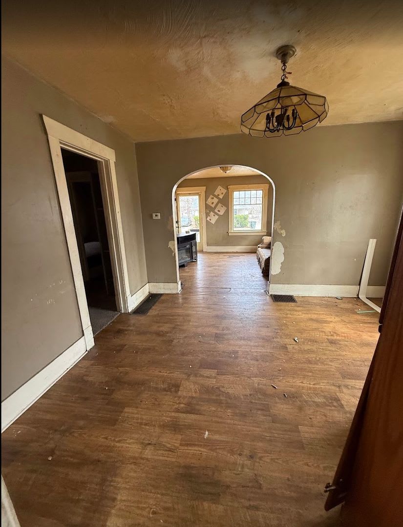 Owner financing / Handyman Special / Investment Opportunity – photo 2