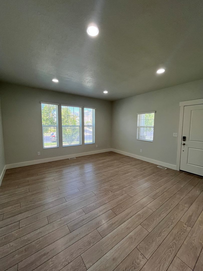 PRE-LEASE FOR $1,000 OFF – photo 3