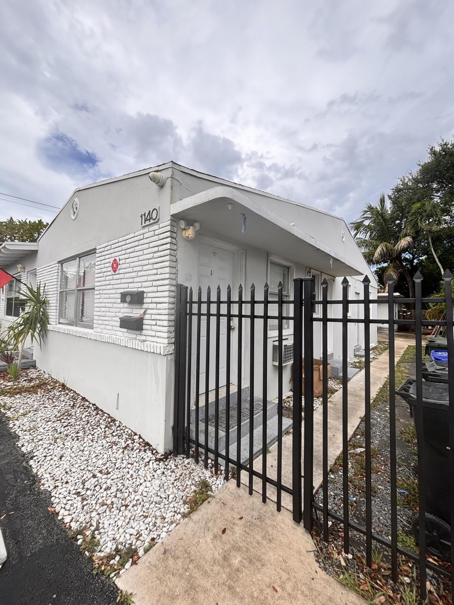 1140 NE 15TH Avenue – photo 2