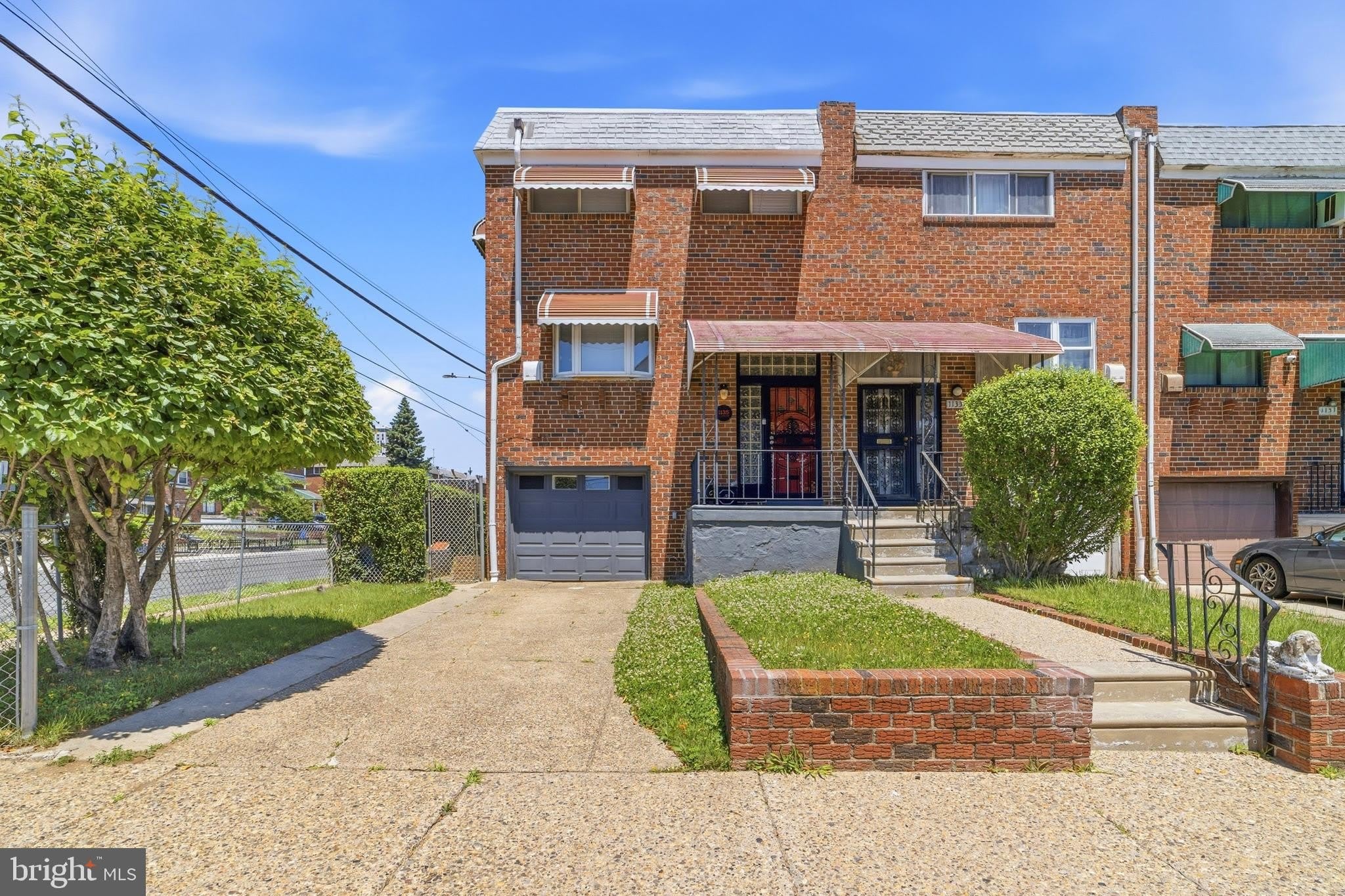 1135 W THOMPSON Street – photo 1