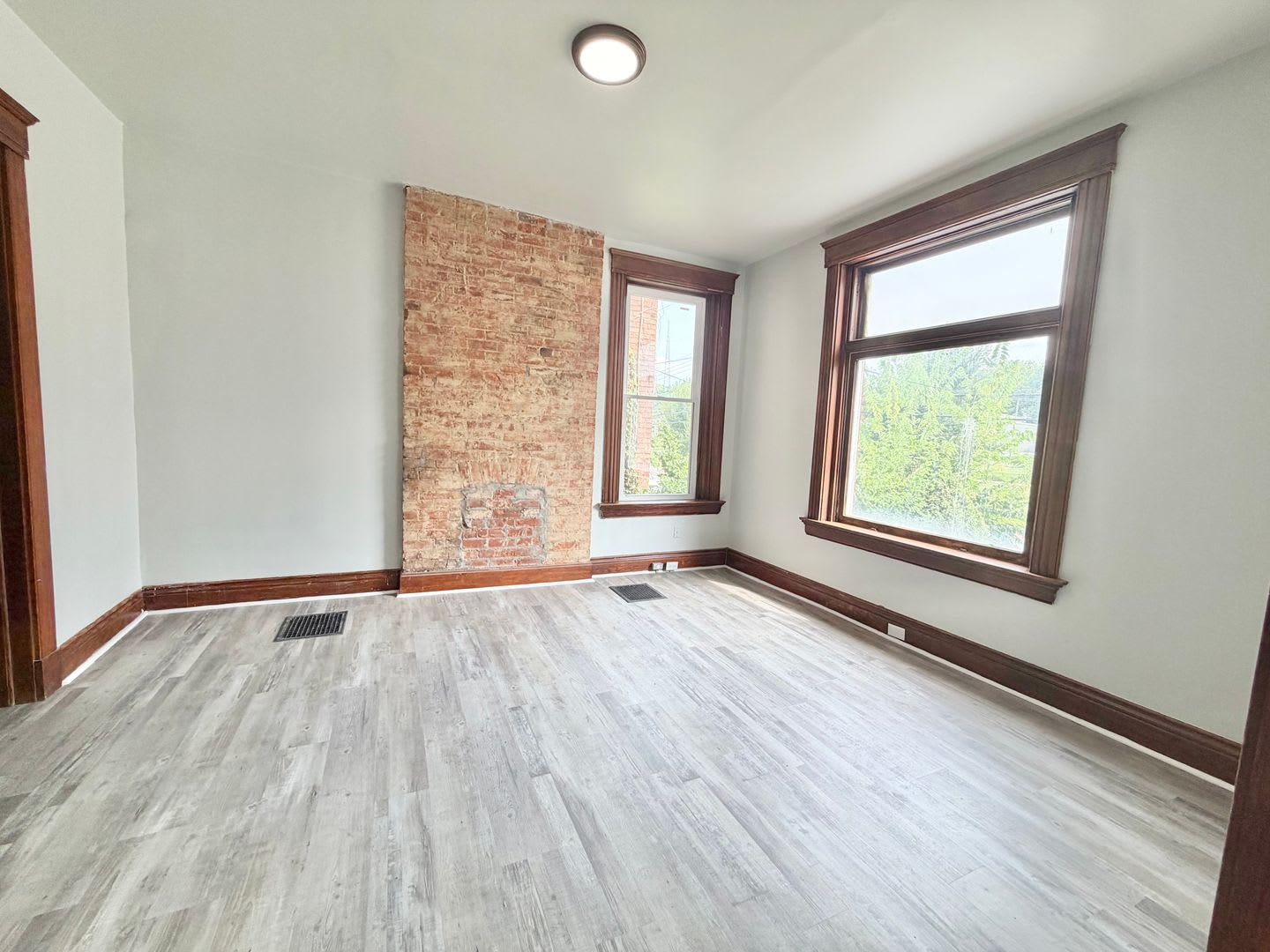 4 bed 2 bath House Fairmount! Available Now! – photo 3
