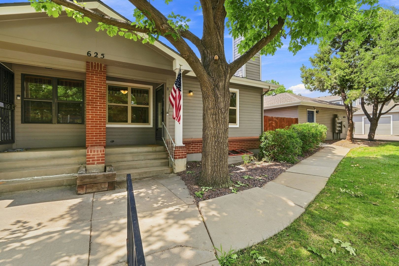 3 bed, 3 full bath – photo 2