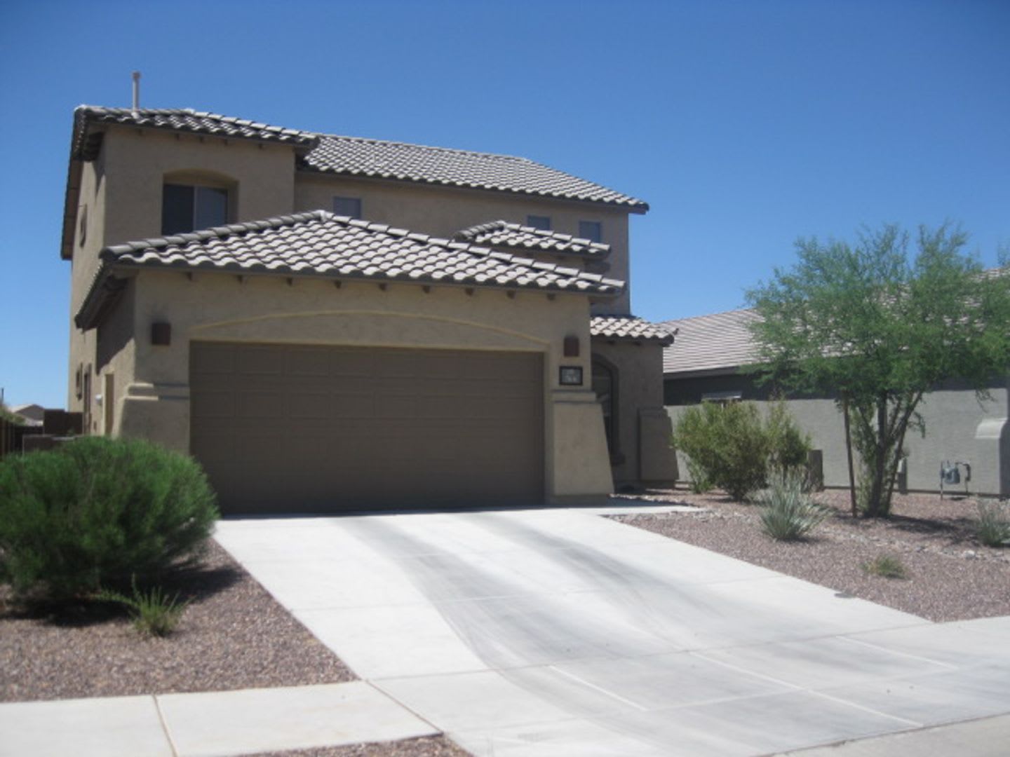 Rancho Sahuarita, 4 Bedroom 3 Bath, Family Room, Granite, Tile Flooring, Flagstone Patio – photo 1