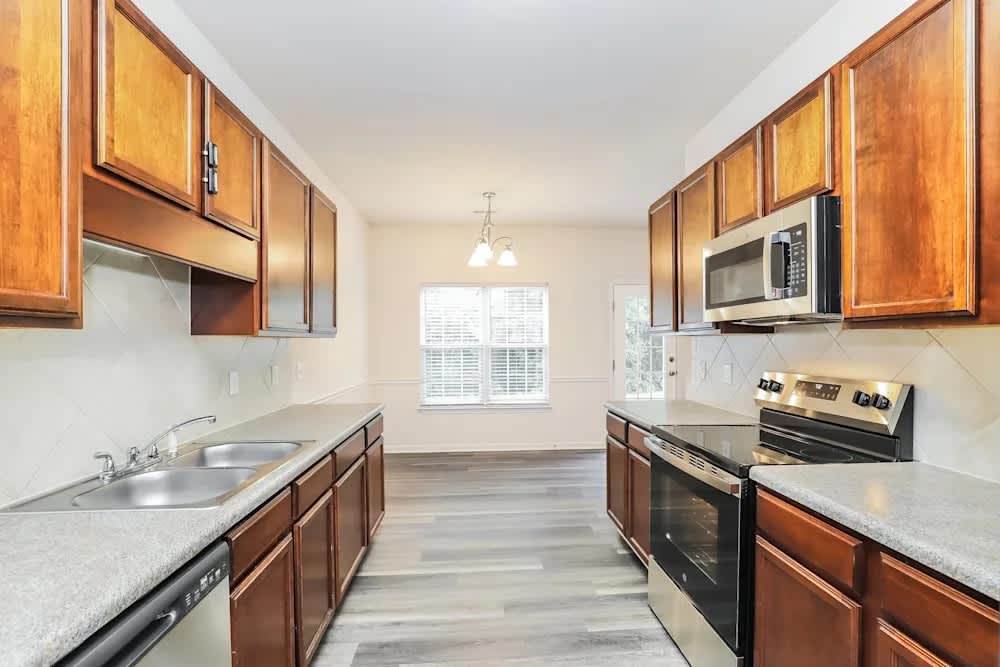 102 Brookbank Ct – photo 2