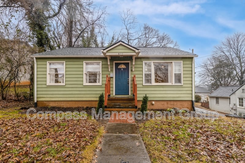 611 West Glenwood Avenue Northeast – photo 1