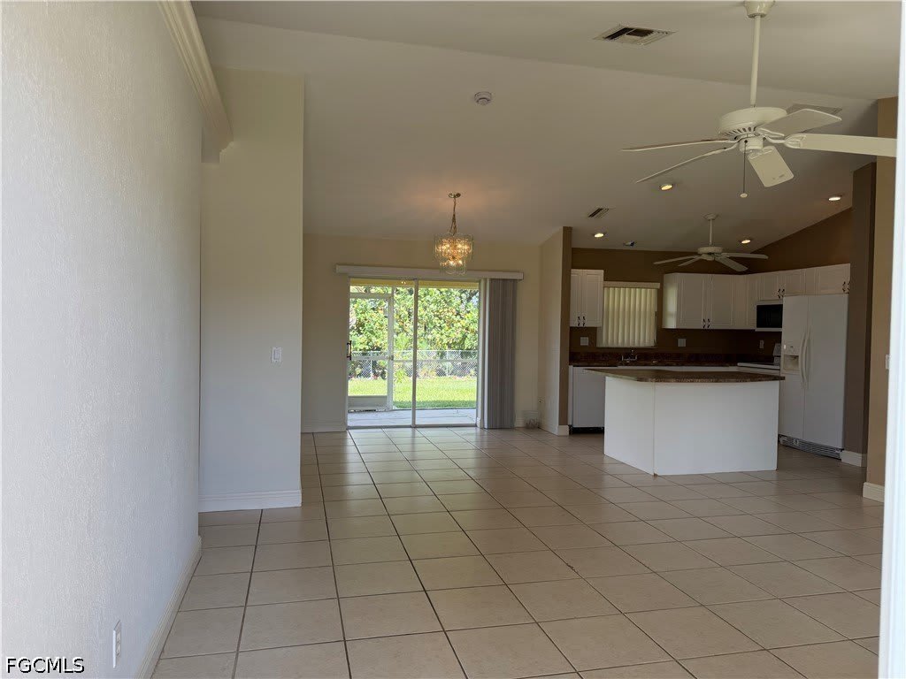 305 NW 22nd Place – photo 4