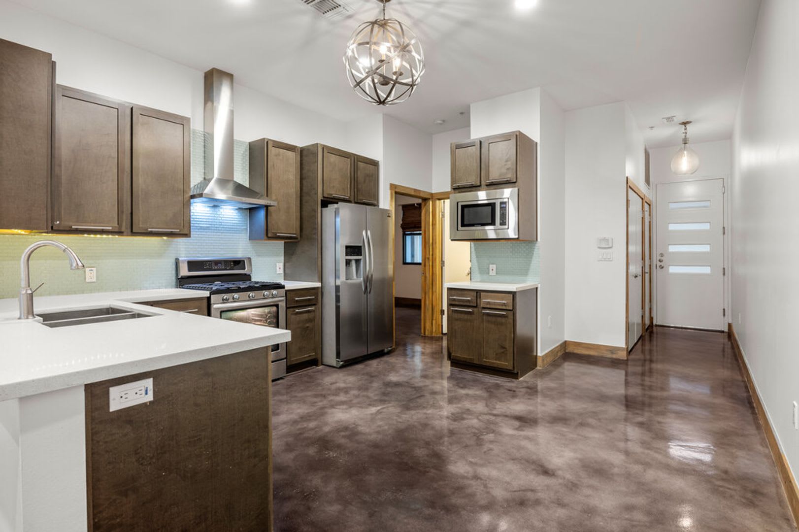 Urban Living At Its Finest! – photo 3