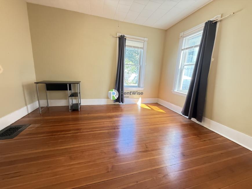 53 Litchfield St. – photo 5
