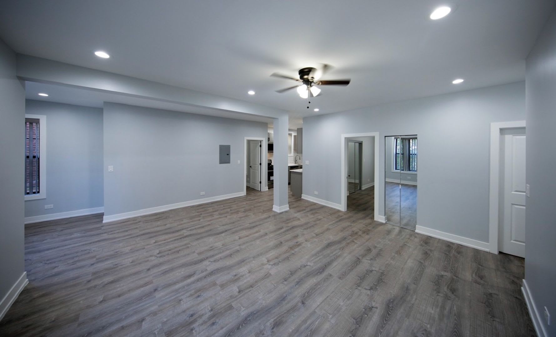 7663 N Rogers Ave – photo 2